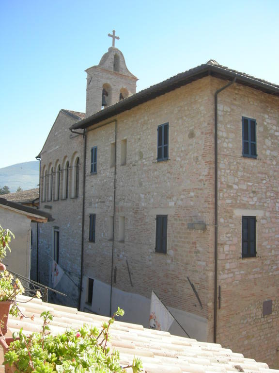 B&B La Casa Di Alice Foligno Exterior foto